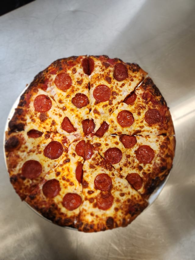 Cheeseburger Pizza-.